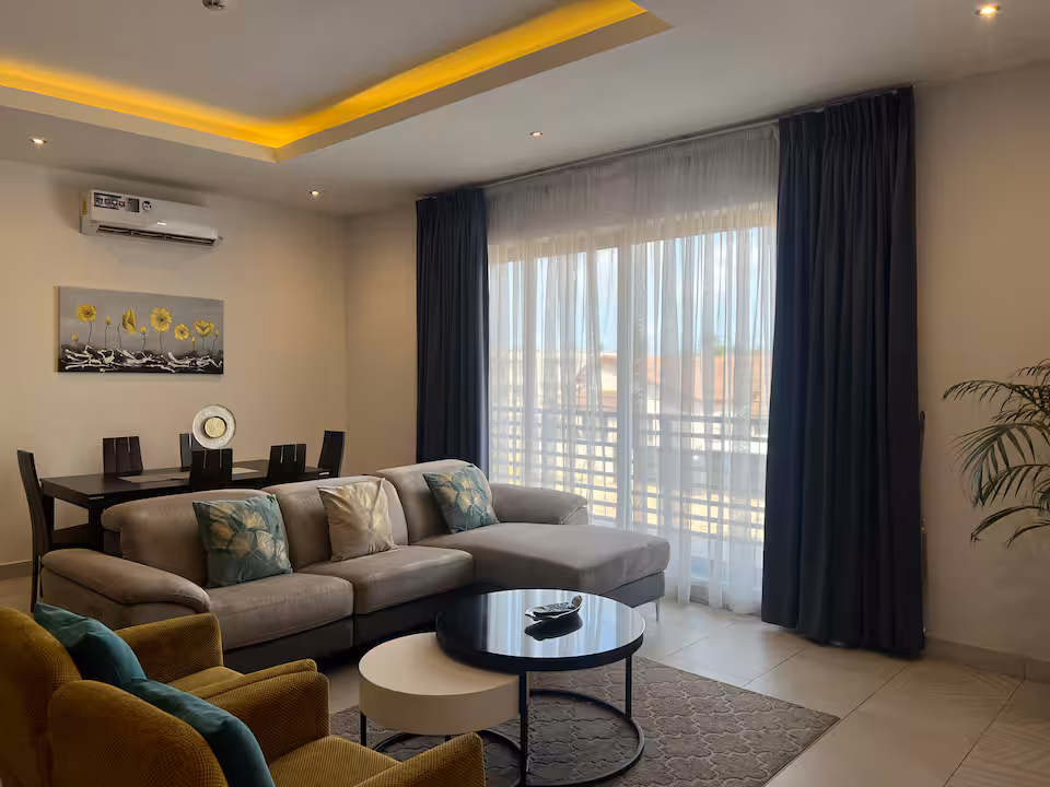Great Apartment in Airport Residential thumbnail 2