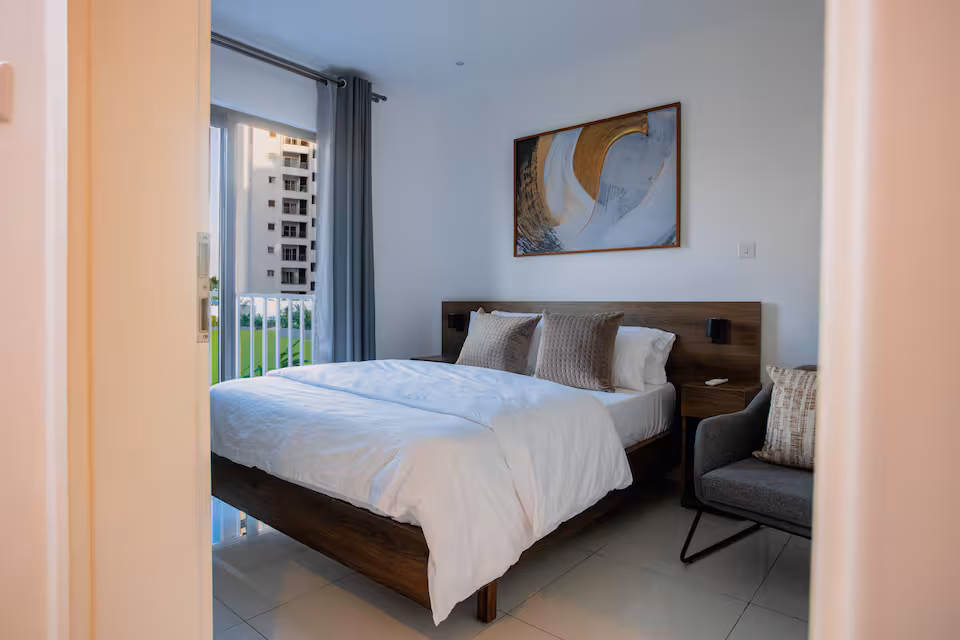 Modern 1-Bedroom in Cantonments thumbnail 2