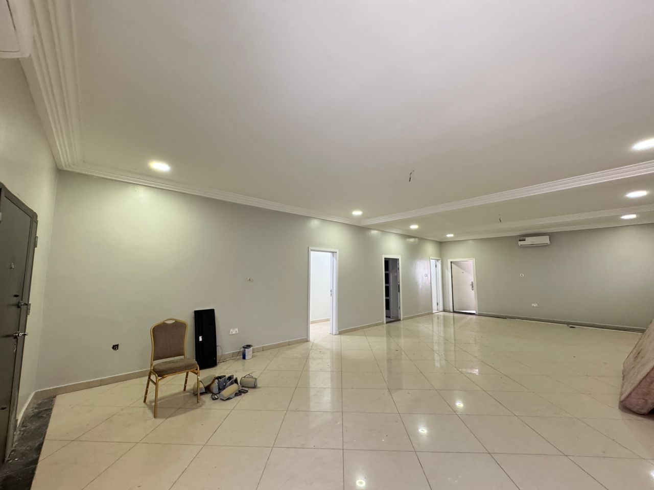 Spacious 5-Bedroom House for Rent thumbnail 7