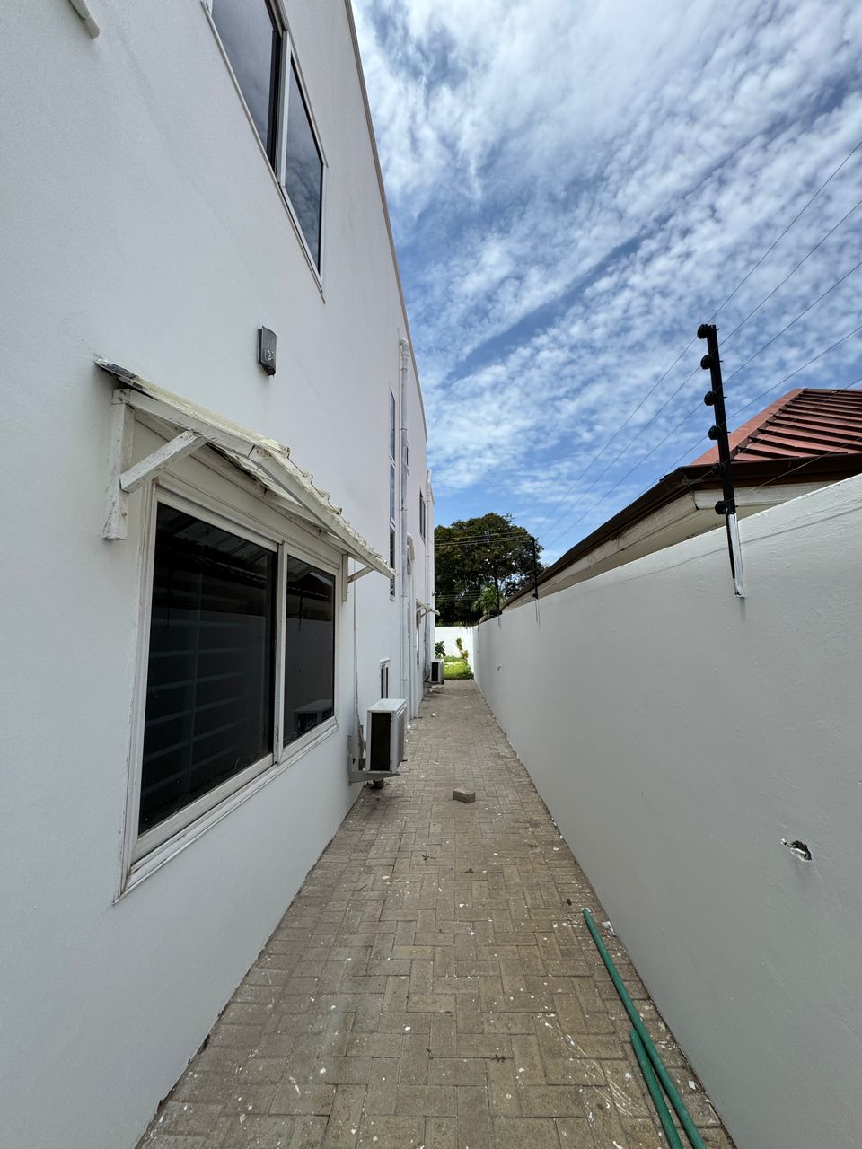 Spacious 5-Bedroom House for Rent thumbnail 9