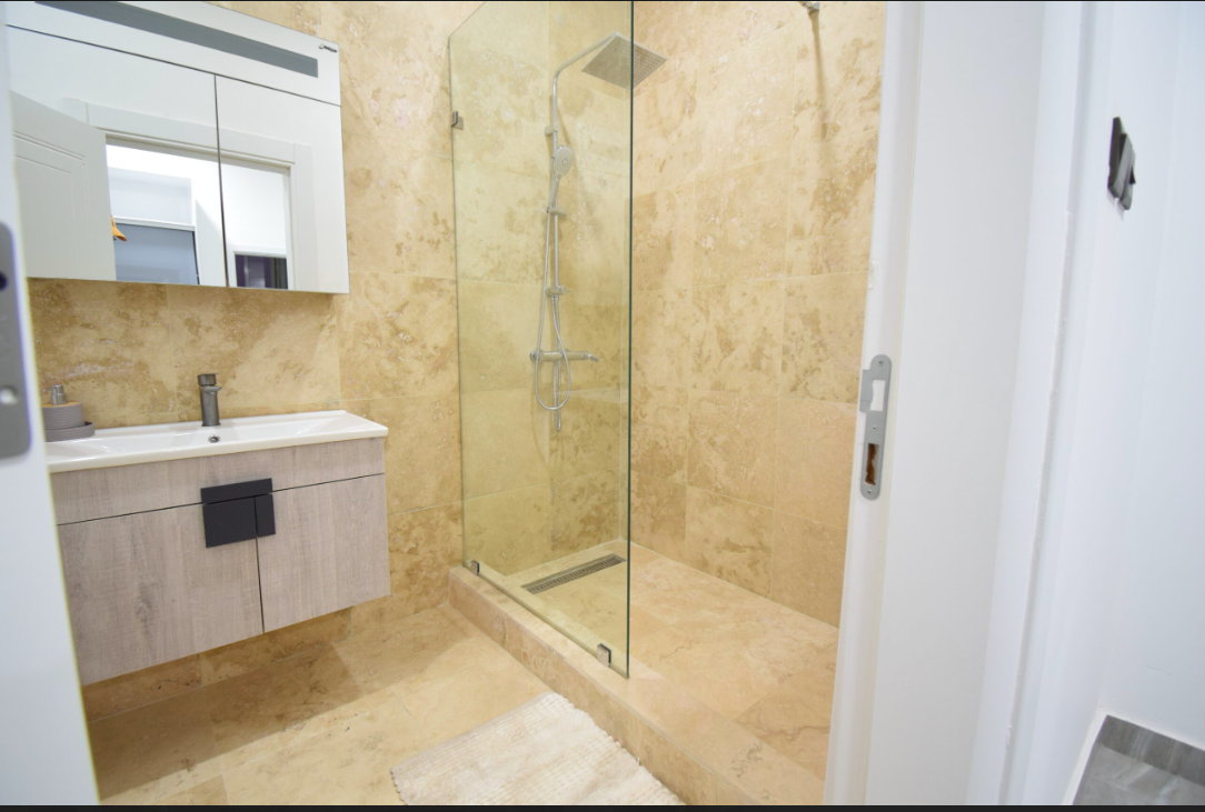 1 Bedroom @ Peter St James thumbnail 6