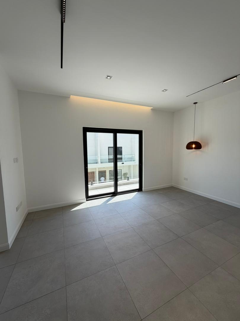 4 BEDS +BQ TOWNHOMES thumbnail 5