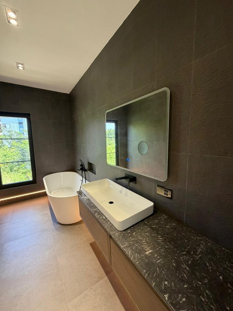 4 BEDS +BQ TOWNHOMES thumbnail 7