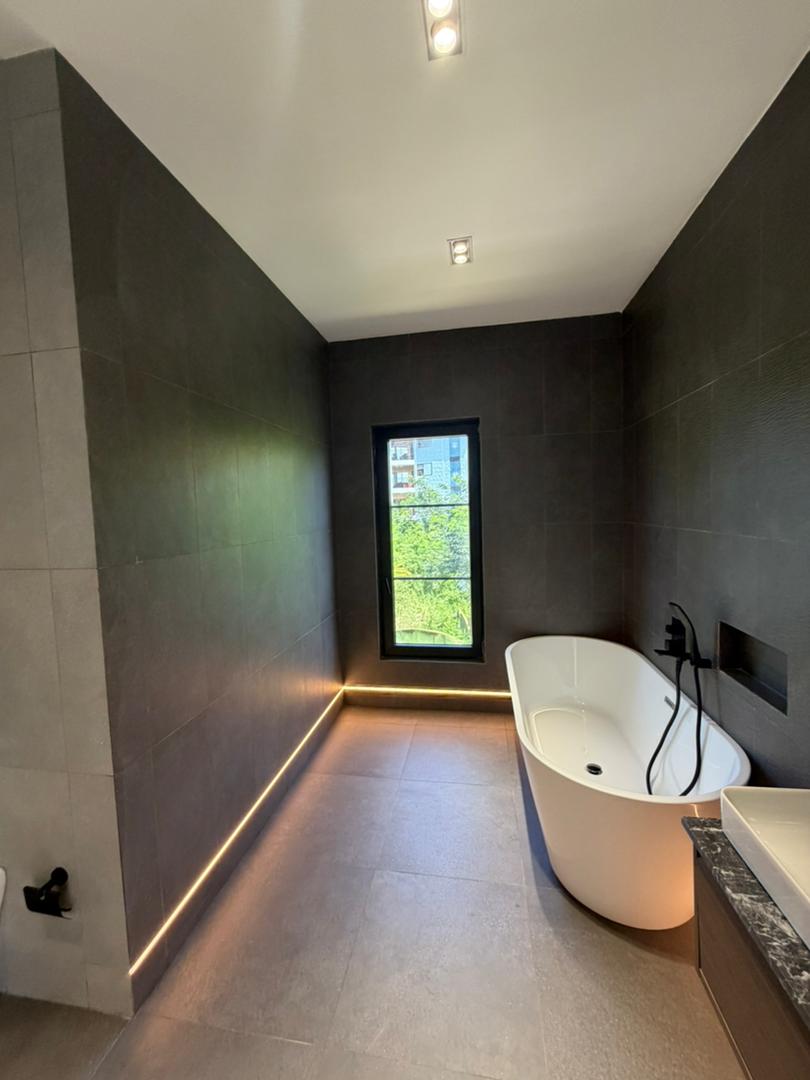 4 BEDS +BQ TOWNHOMES thumbnail 10