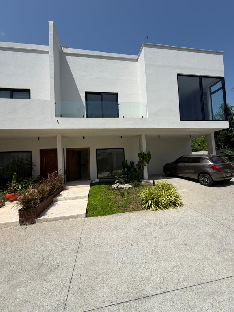 4 BEDS +BQ TOWNHOMES thumbnail 12