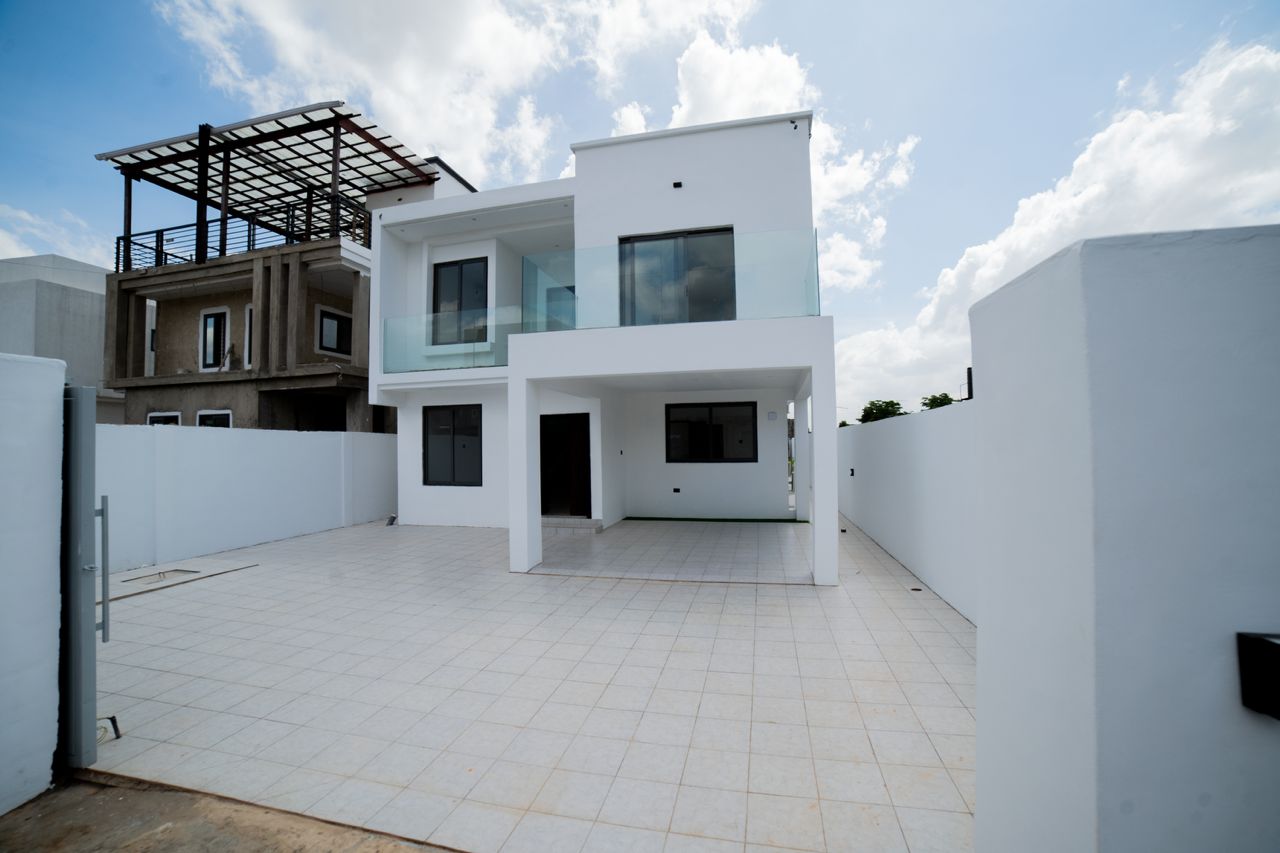 3-Bedroom Detached House in East Legon Hills thumbnail 8