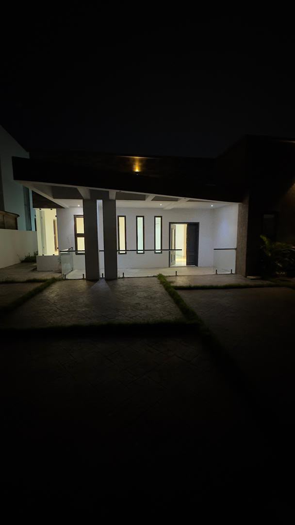 4 Bedroom House for Sale - Lakeside Estate thumbnail 2