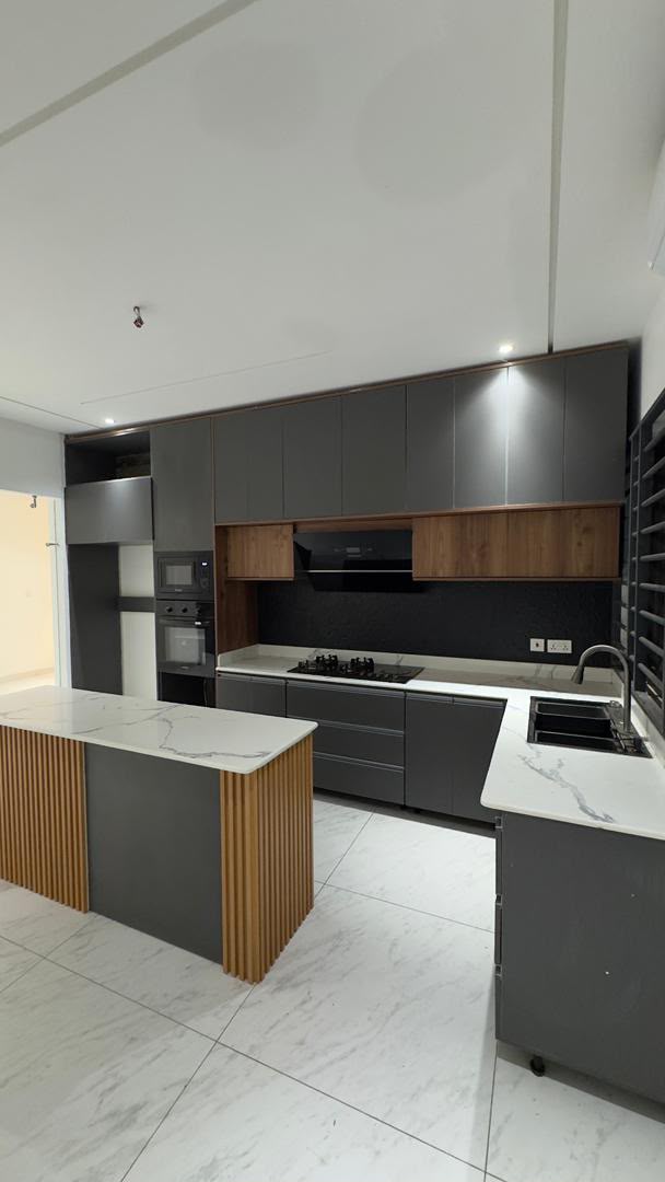 4 Bedroom House for Sale - Lakeside Estate thumbnail 4
