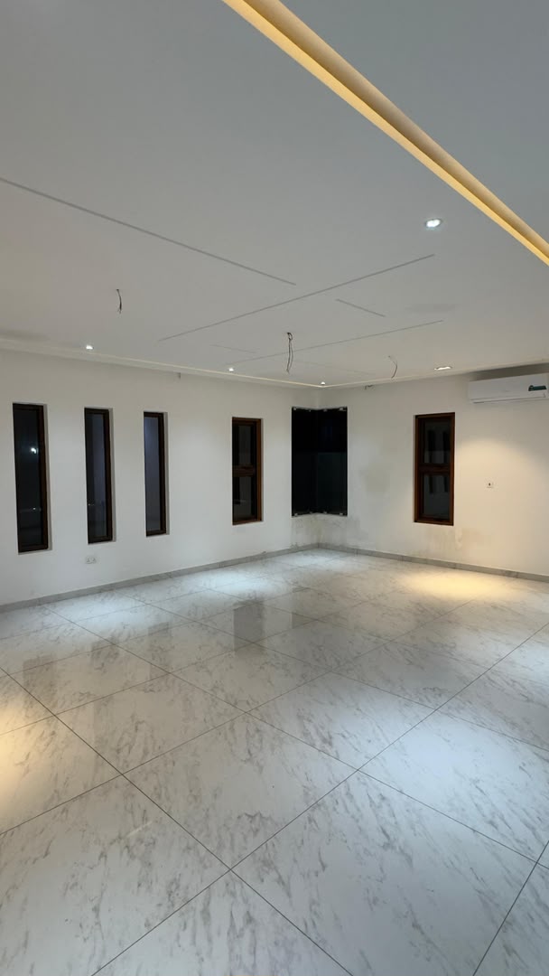 4 Bedroom House for Sale - Lakeside Estate thumbnail 5