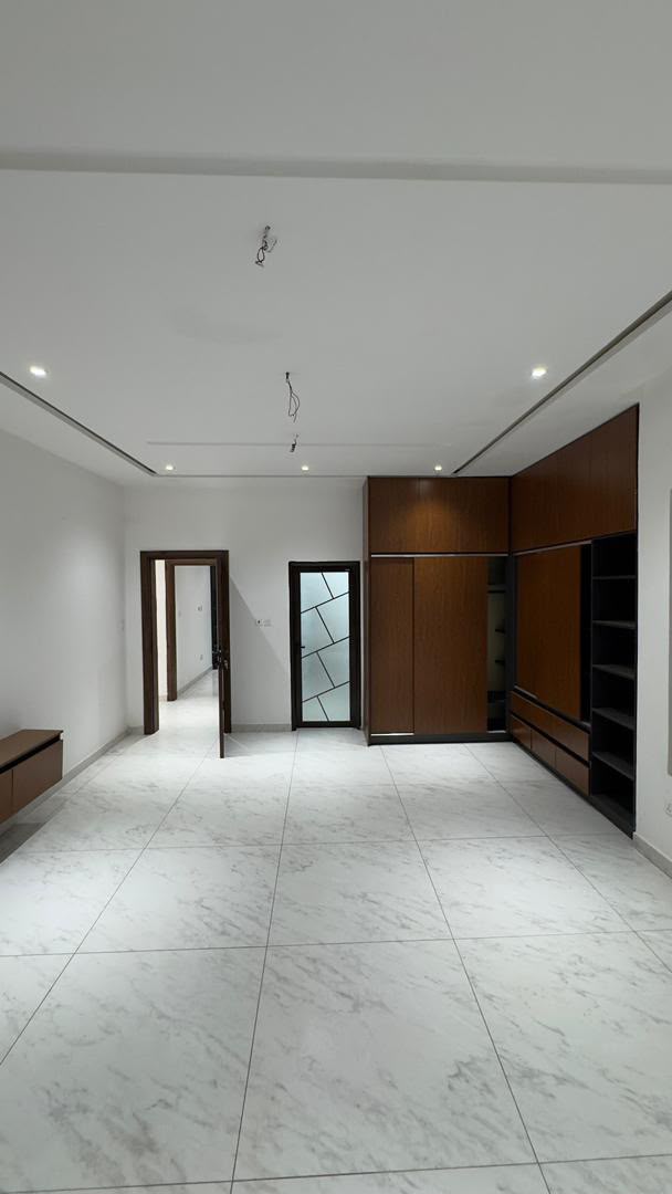 4 Bedroom House for Sale - Lakeside Estate thumbnail 7