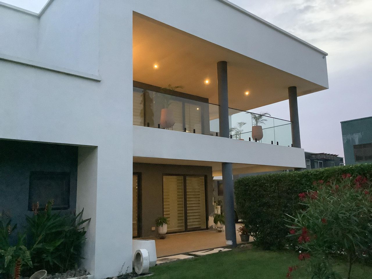 4 bedrooms ensuite with 2 bedroom boys quarters for rent at Tseaddo thumbnail 6