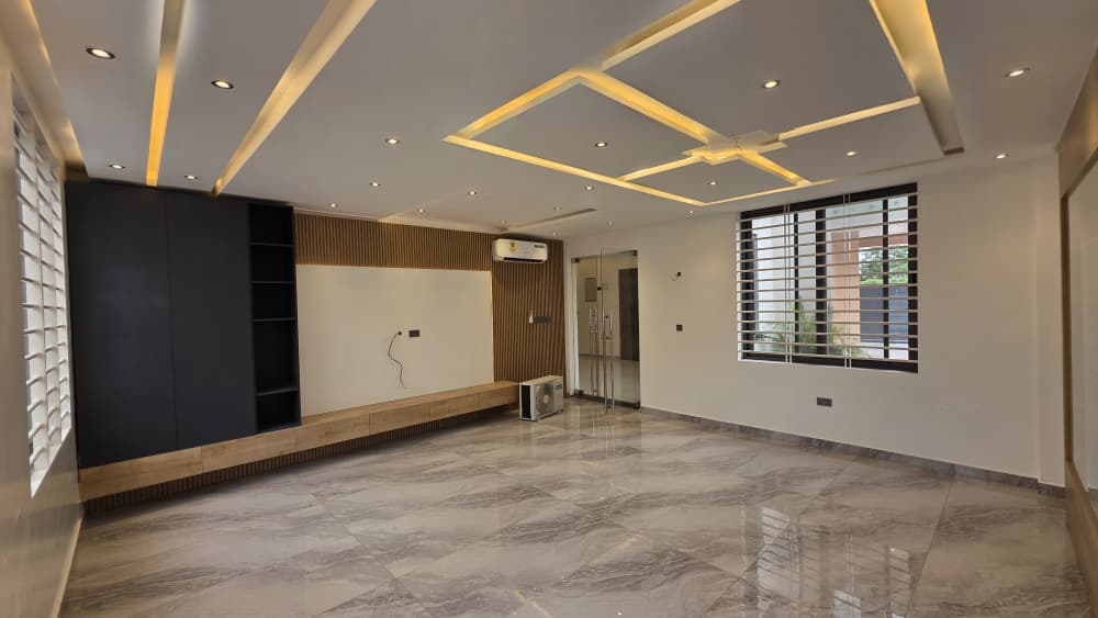 5 Bedroom House with pool and boys quarters for sale at East legon Adjringano thumbnail 4