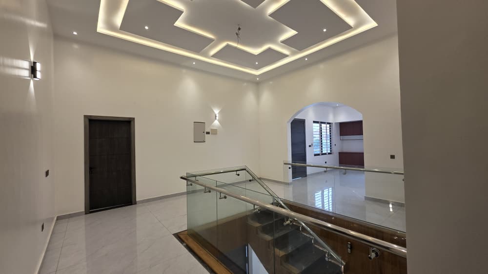 5 Bedroom House with pool and boys quarters for sale at East legon Adjringano thumbnail 6