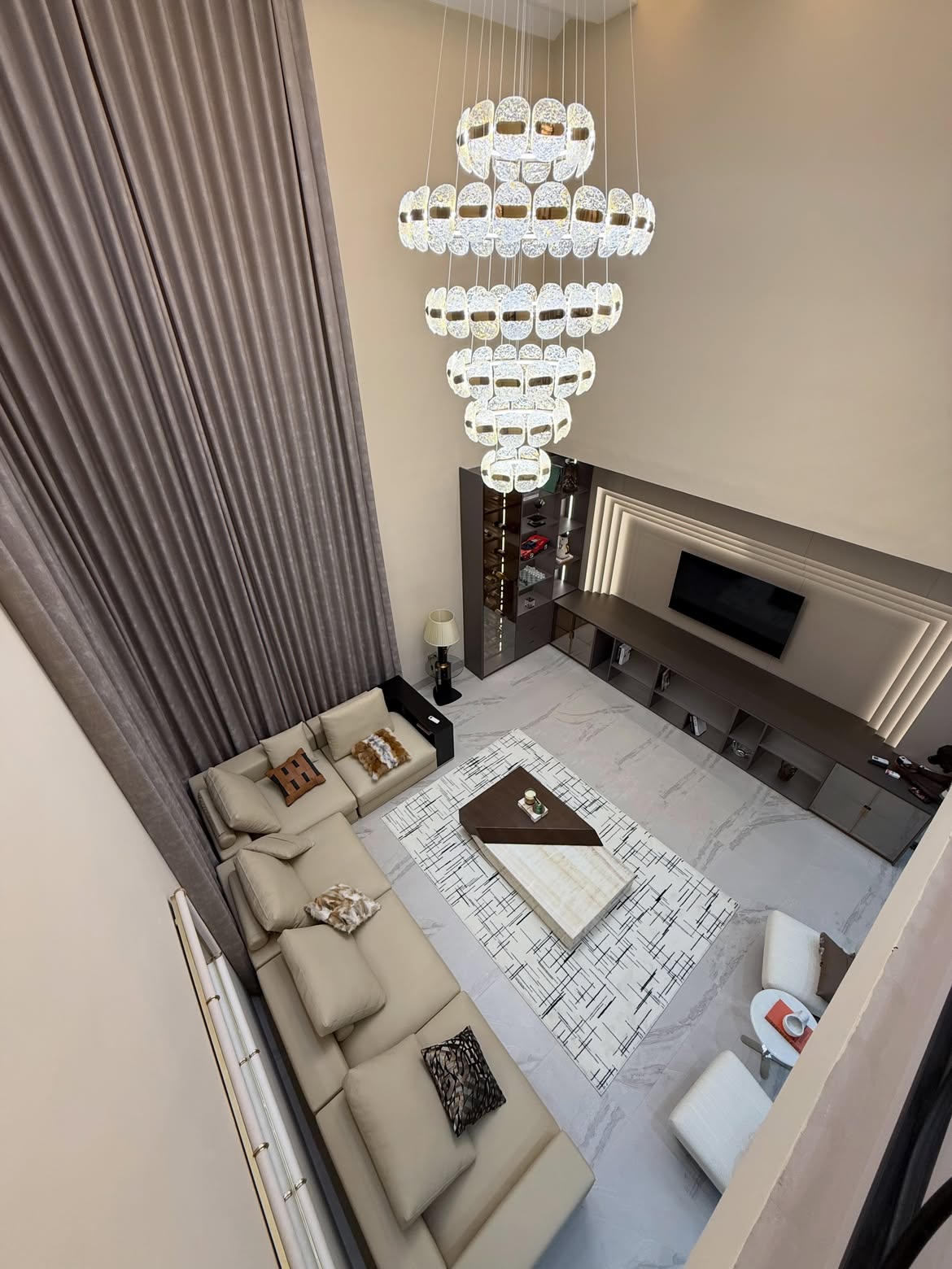 4 Bedroom Furnished House with boys quarters and pool for sale at East Legon thumbnail 4