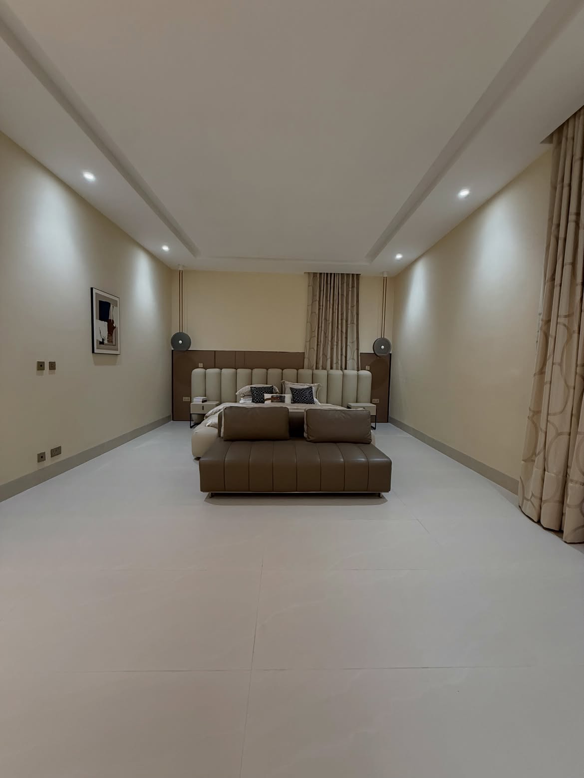 4 Bedroom Furnished House with boys quarters and pool for sale at East Legon thumbnail 9