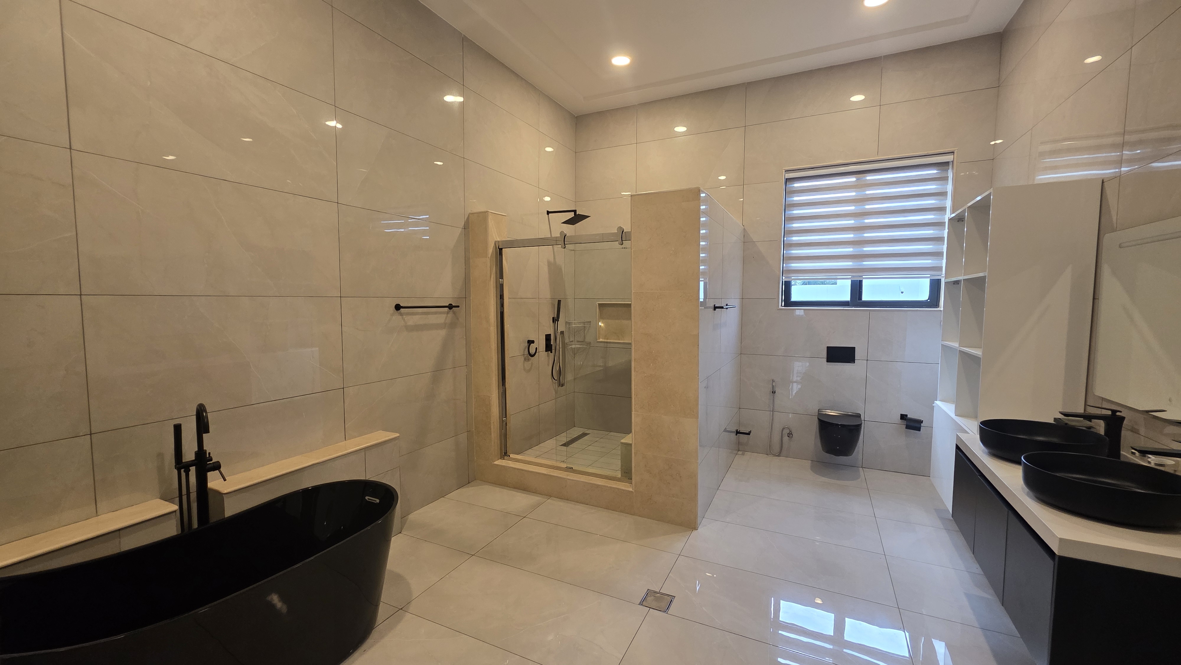 5 Bedroom Furnished House with pool in a Gated Community for sale at East Airport thumbnail 14