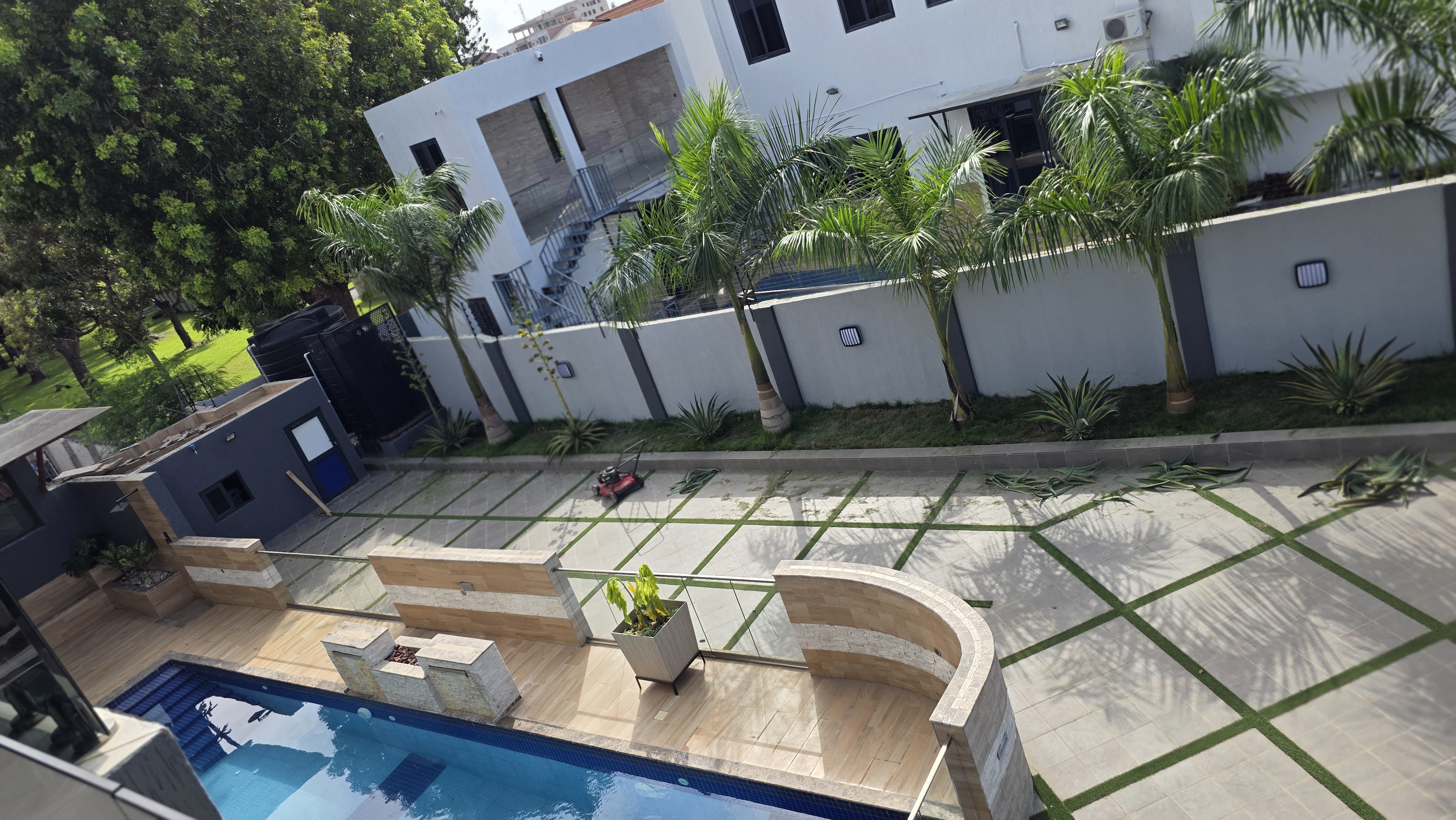 5 Bedroom Furnished House with pool in a Gated Community for sale at East Airport thumbnail 16