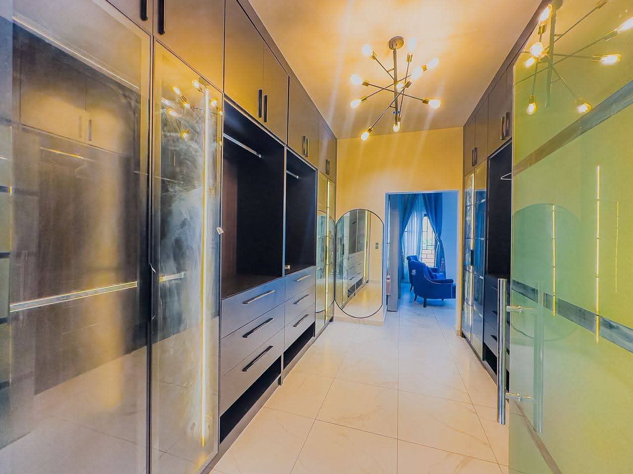 3-bedroom luxury residence in the prestigious East Legon ARS thumbnail 5