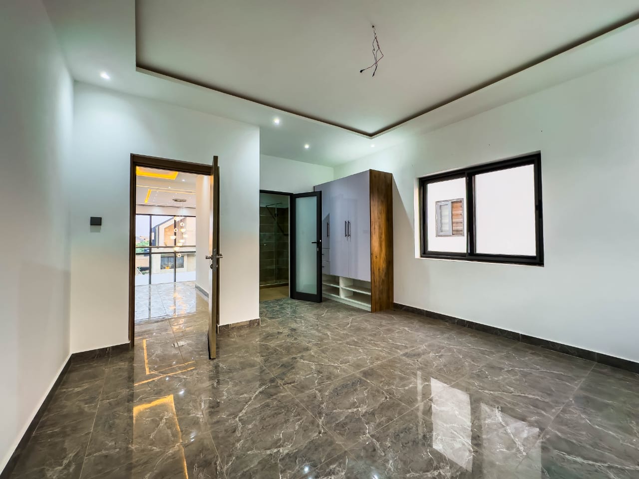MODERN 4-BEDROOM HOUSE FOR SALE – LAKESIDE ESTATE, ACCRA thumbnail 2