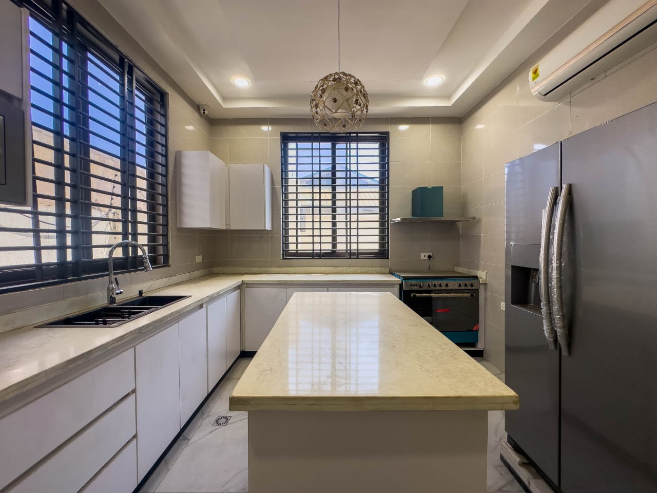 LUXURY 4-BEDROOM HOME + STAFF QUARTERS  – NMAI DZORN, ACCRA thumbnail 9