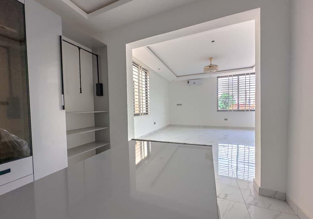 EXECUTIVE 4-BEDROOM HOME + STAFF QUARTERS – EAST LEGON OGBOJO thumbnail 10