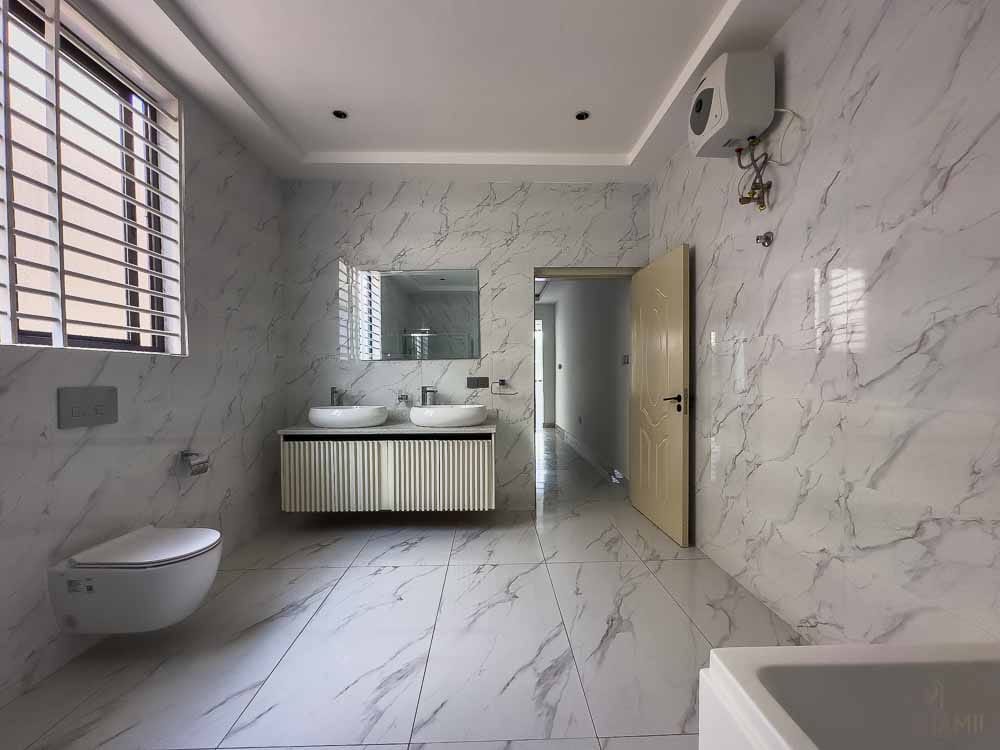 EXECUTIVE 4-BEDROOM HOME + STAFF QUARTERS – EAST LEGON OGBOJO thumbnail 11