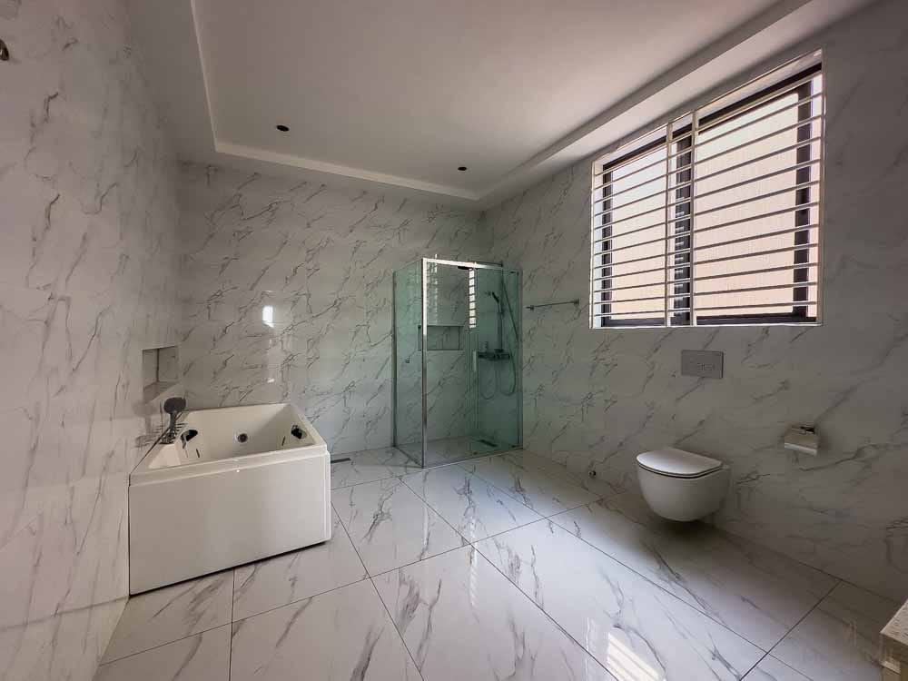 EXECUTIVE 4-BEDROOM HOME + STAFF QUARTERS – EAST LEGON OGBOJO thumbnail 14